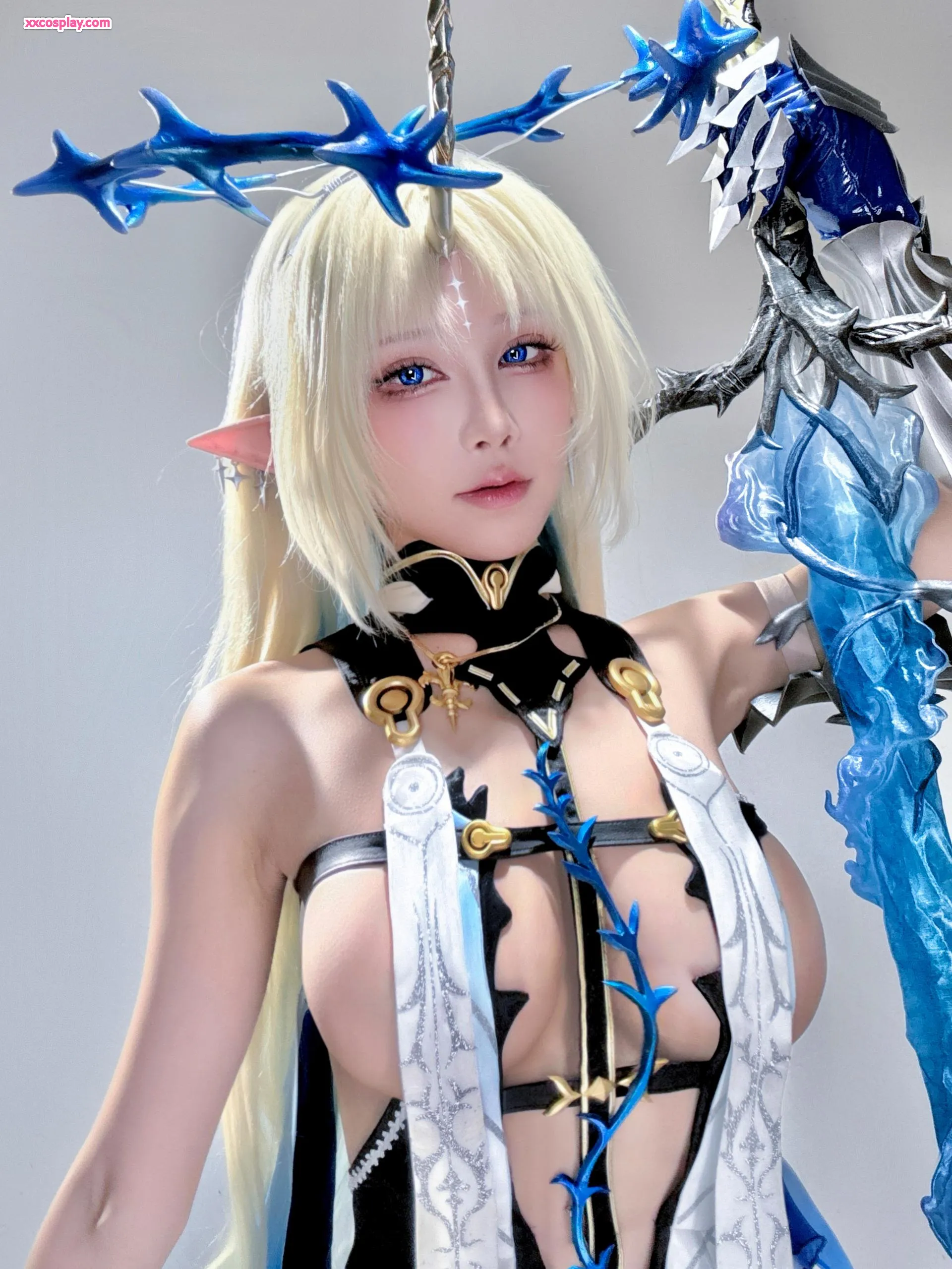 Shui Miao as Fleurdelys Unicorn Elf